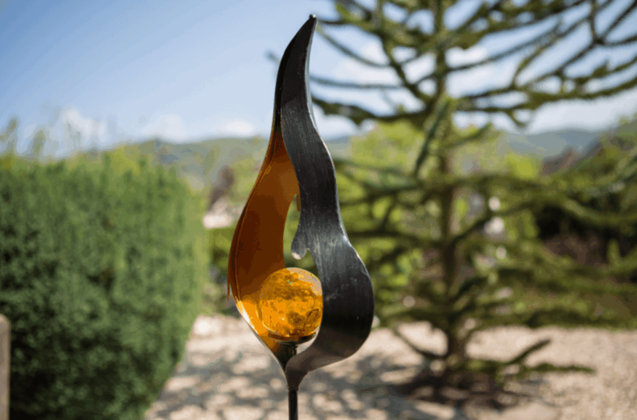 BURGENBLICK IN SONNIGER ERSTLAGE